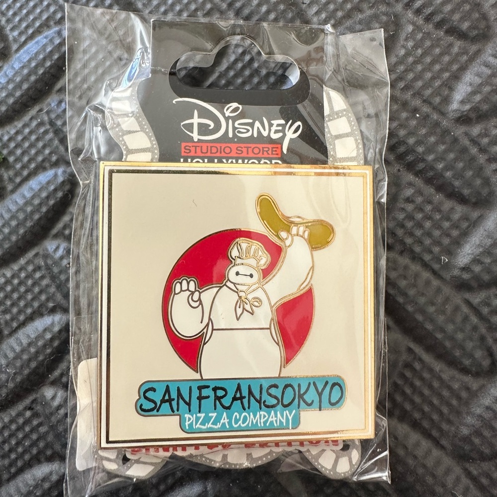 DSSH Baymax Sanfransokyo Pizza Co LE 500 Pin